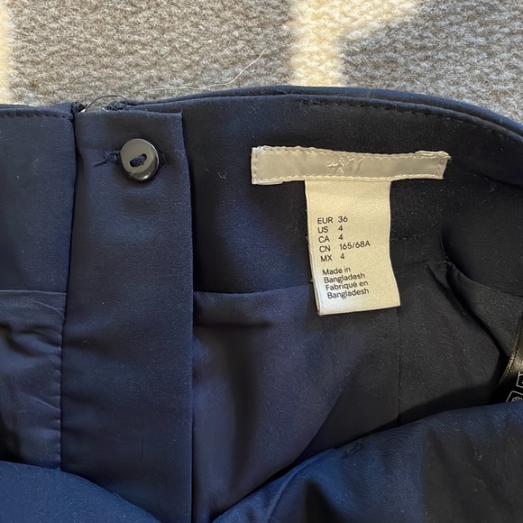 H&M navy blue pencil skirt - Picture 5 of 6